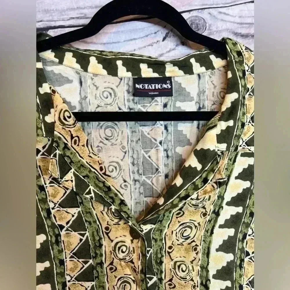 Notations vintage patterned v-neck button up top - image 3